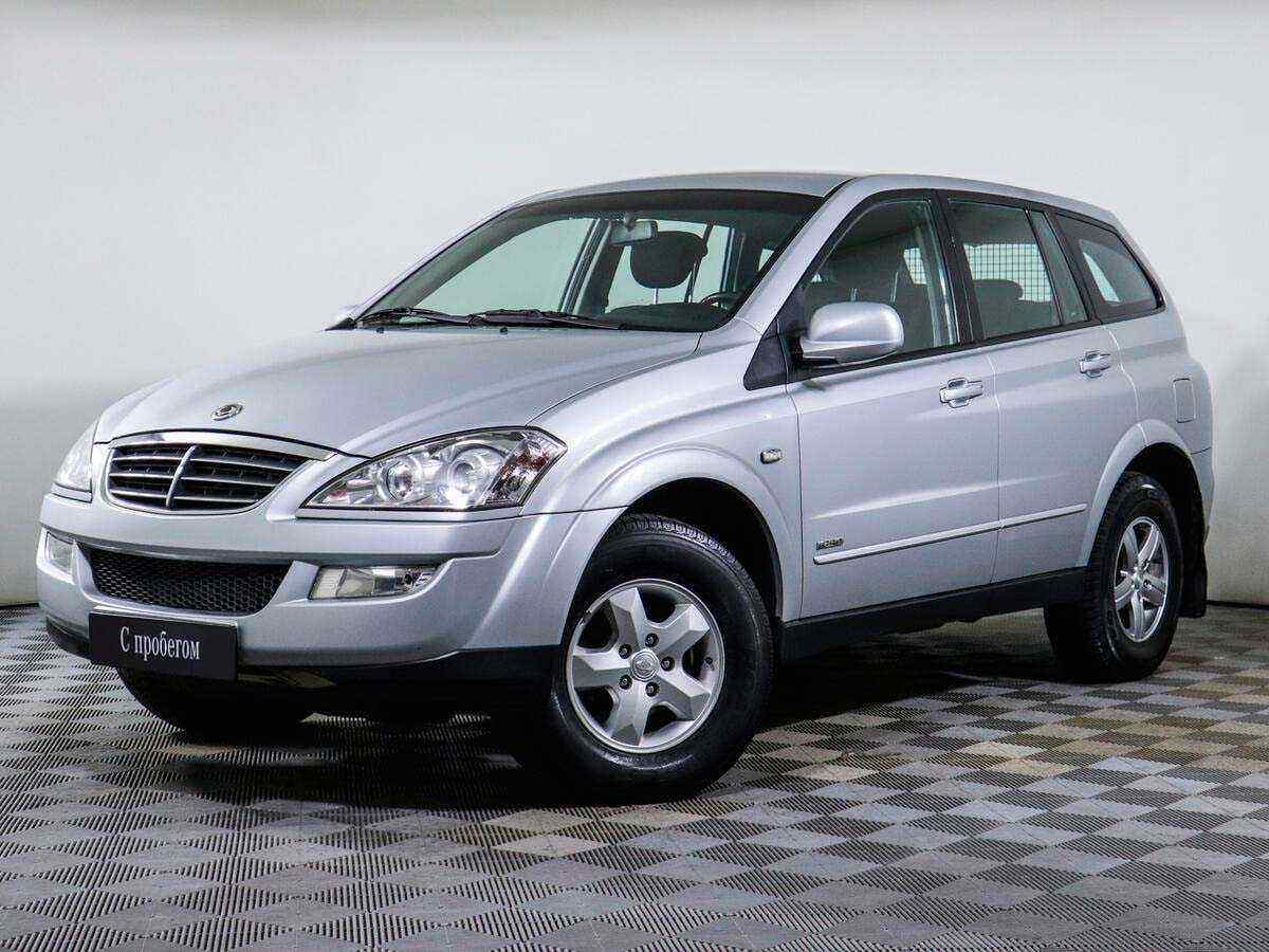 SsangYong Kyron Серебряный 2013 с пробегом 93 399 км. в АЦ Стеллар в  Санкт-Петербурге